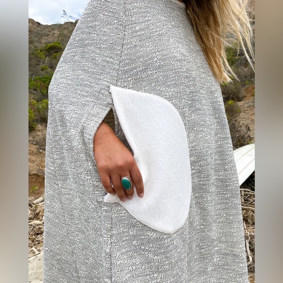 Seea Changing Cape - Vanilla Bean - OSFA - NWT - Picture 2 of 4